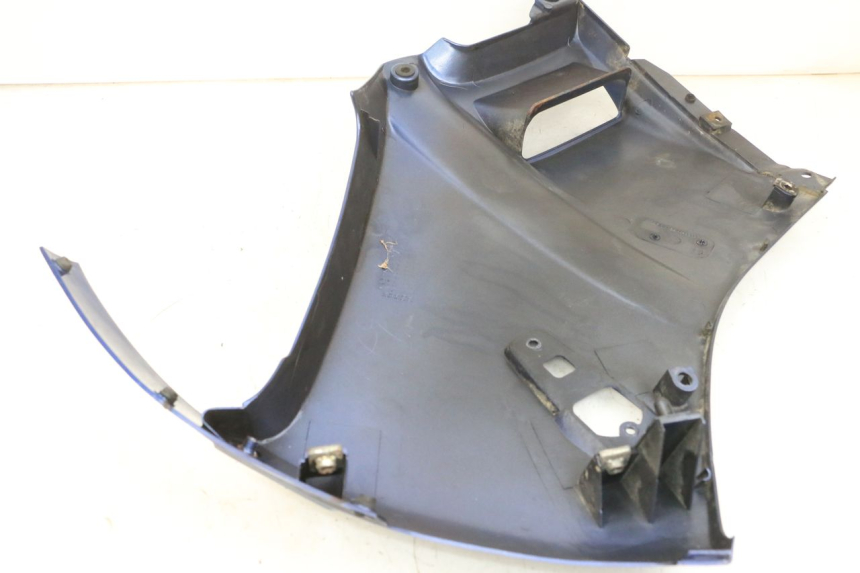 photo de CARENADO DELANTERO DERECHO KAWASAKI GPX R WARBIRD 600 (1988 - 1993) - Primer plano técnico