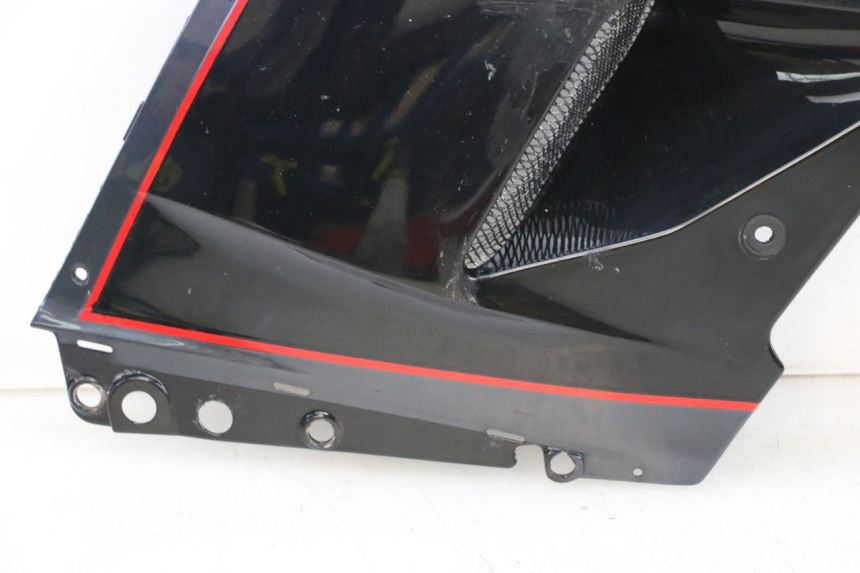 photo de CARENADO DELANTERO DERECHO KAWASAKI GPZ RX 1000 (1986 - 1988) - Primer plano de alta resolución