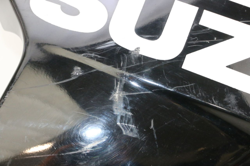 photo de CARENADO DELANTERO DERECHO SUZUKI GSXR GSX-R 1000 (2003 - 2004) - Primer plano técnico