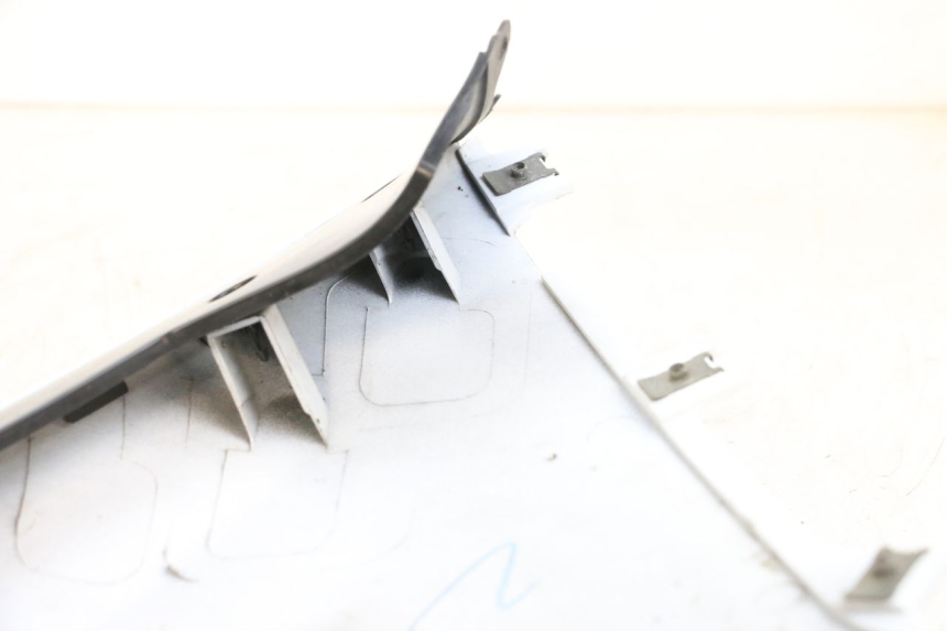 photo de CARENADO DELANTERO DERECHO SUZUKI GSXR GSX-R 1000 (2003 - 2004) - Detalles de los puntos de fijación