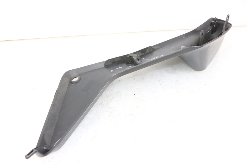 photo de CARENADO DELANTERO DERECHO HUSQVARNA SVARTPILEN 401 (2018 - 2023) - Detalle de la pieza