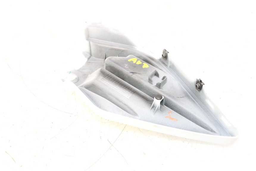 photo de CARENADO LATERAL DELANTERO DERECHO INFERIOR YAMAHA FZ8 800 (2010 - 2016) - Zoom estado de uso