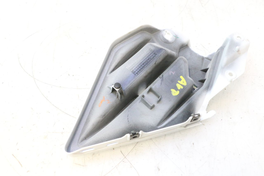 photo de CARENADO LATERAL DELANTERO DERECHO INFERIOR YAMAHA FZ8 800 (2010 - 2016) - Otra perspectiva