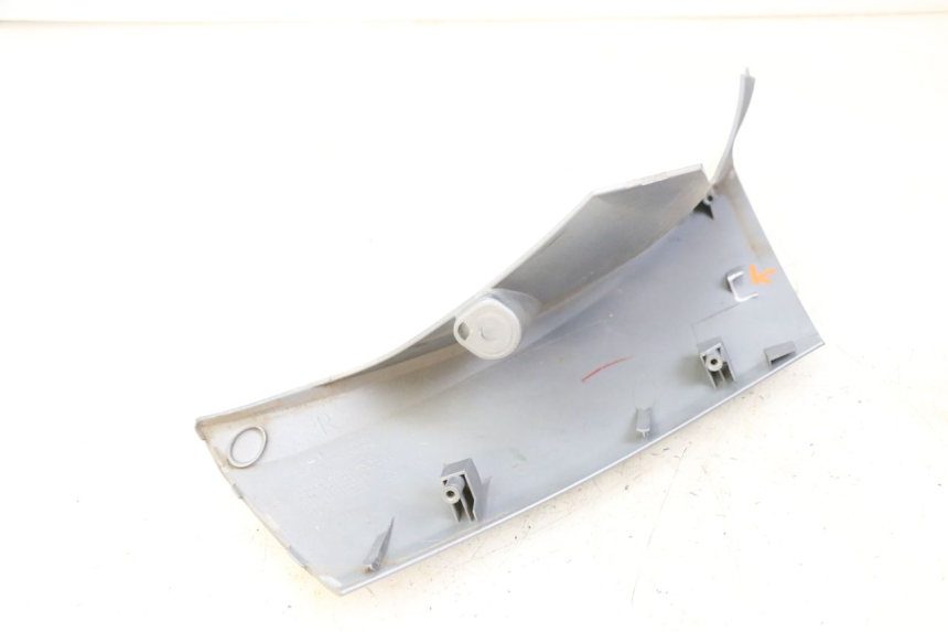 photo de CARENADO DELANTERO DERECHO SYM JOYMAX 125 (2010 - 2017) - Primer plano técnico