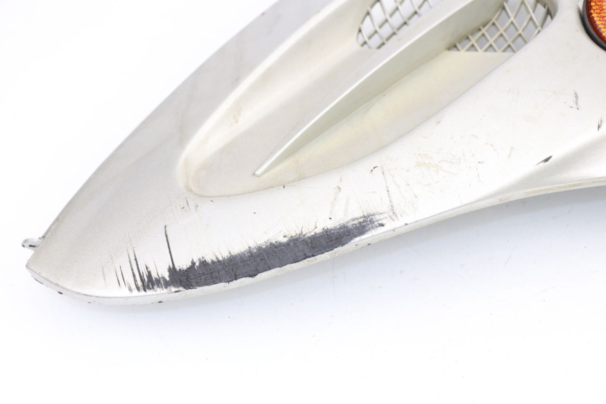 photo de CARENADO DELANTERO DERECHO KYMCO COBRA 100 (1998 - 2003) - Primer plano técnico