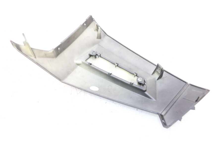 photo de CARENADO DELANTERO DERECHO KEEWAY MATRIX RX9 125 (2006 - 2007) - Detalles de los puntos de fijación