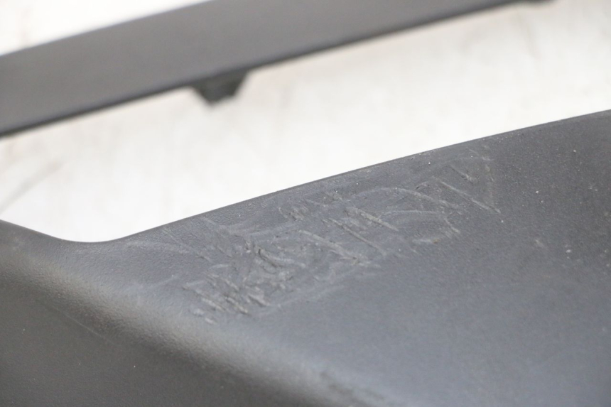 photo de CARENADO DELANTERO DERECHO GILERA NEXUS 125 (2009 - 2013) - Zoom estado de uso