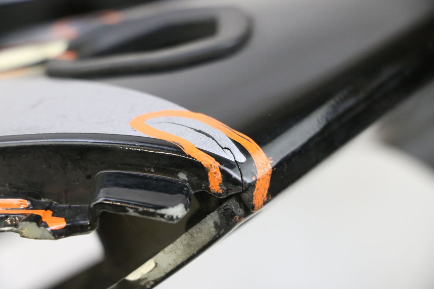 photo de CARENADO DELANTERO DERECHO HONDA NSR R 125 (1994 - 2003) - Primer plano de alta resolución