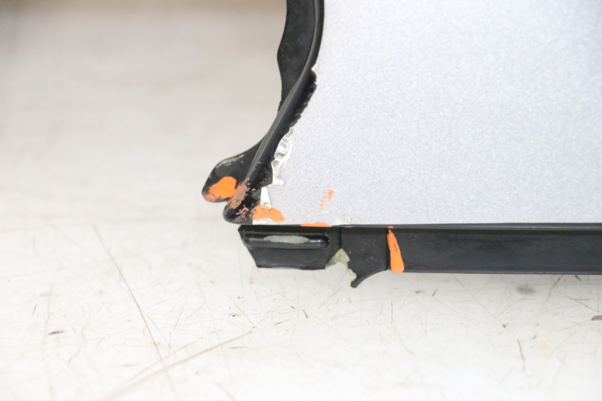 photo de CARENADO DELANTERO DERECHO HONDA NSR R 125 (1994 - 2003) - Primer plano técnico