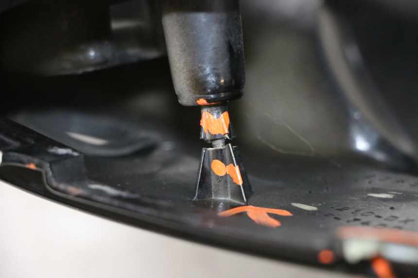 photo de CARENADO DELANTERO DERECHO HONDA NSR R 125 (1994 - 2003) - Otra perspectiva