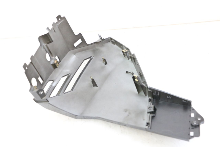 photo de CARENADO DELANTERO DERECHO PEUGEOT TWEET 4T 50 (2023 - 2025) - Primer plano técnico