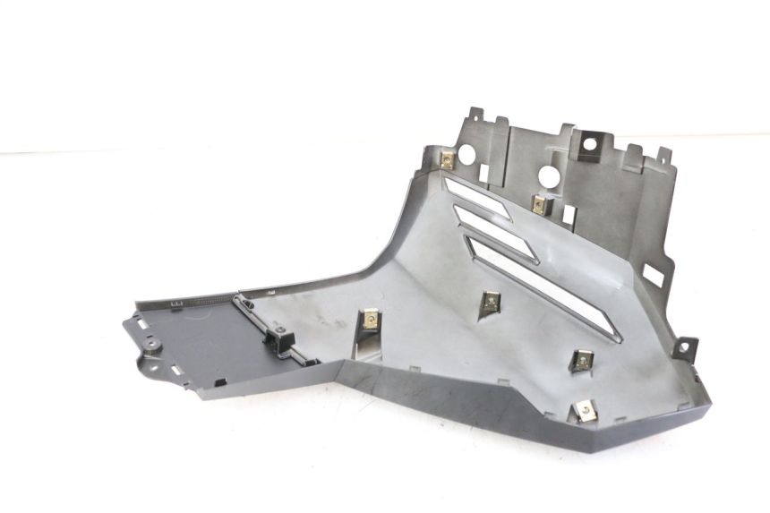 photo de CARENADO DELANTERO DERECHO PEUGEOT TWEET 4T 50 (2023 - 2025) - Detalles de los puntos de fijación