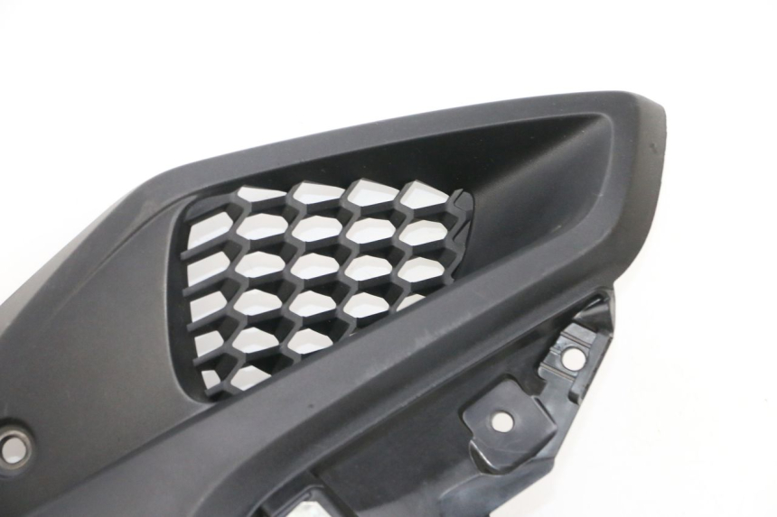 photo de CARENADO DELANTERO DERECHO BMW R GS 1250 (2021 - 2024) - Primer plano de alta resolución