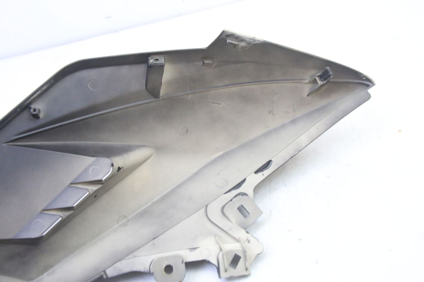 photo de FLANCO LATERAL DELANTERO DERECHO MAG POWER R-STREET 50 (2016 - 2025) - Estado de la superficie y material