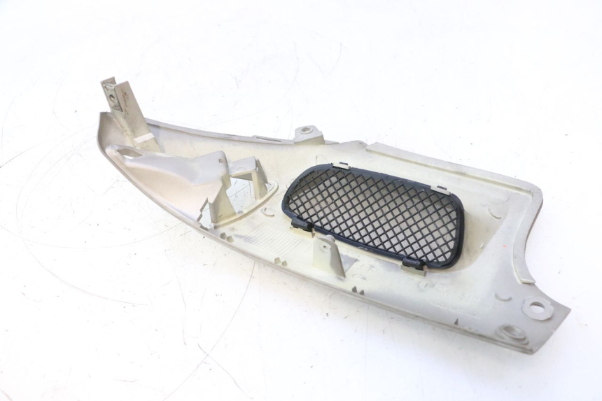 photo de FLANCO LATERAL DELANTERO DERECHO PEUGEOT SPEEDFIGHT LC 50 (1996 - 2002) - Primer plano técnico