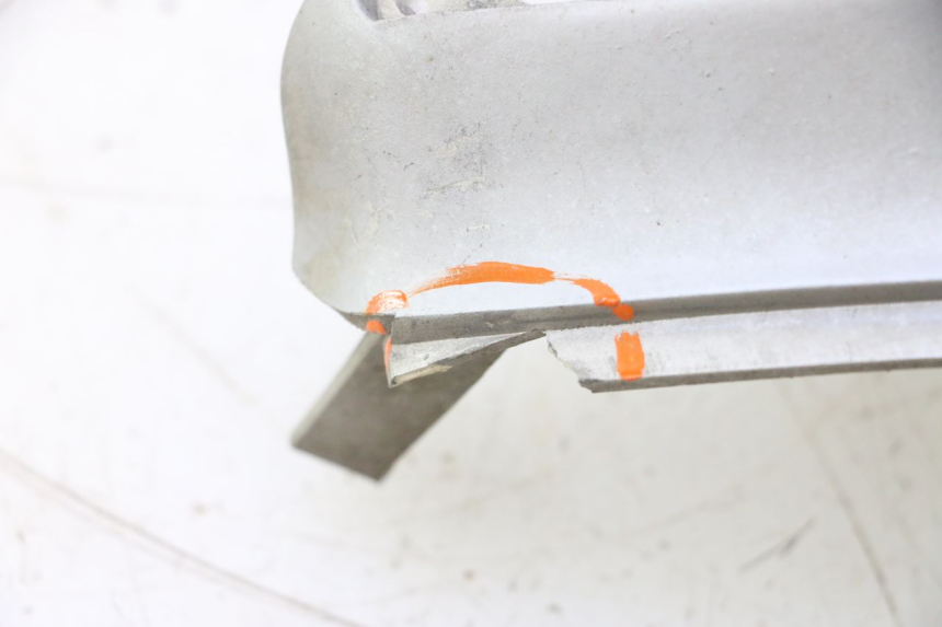photo de FLANCO LATERAL DELANTERO DERECHO PEUGEOT SPEEDFIGHT LC 50 (1996 - 2002) - Detalles de los puntos de fijación