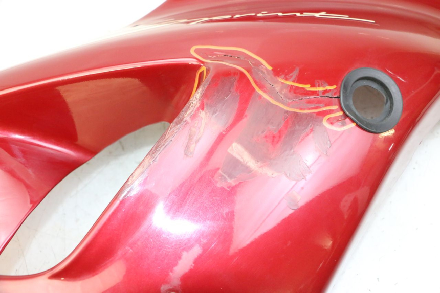 photo de CARENADO DELANTERO DERECHO TRIUMPH SPRINT 900 (1995 - 1998) - Zoom sobre los componentes