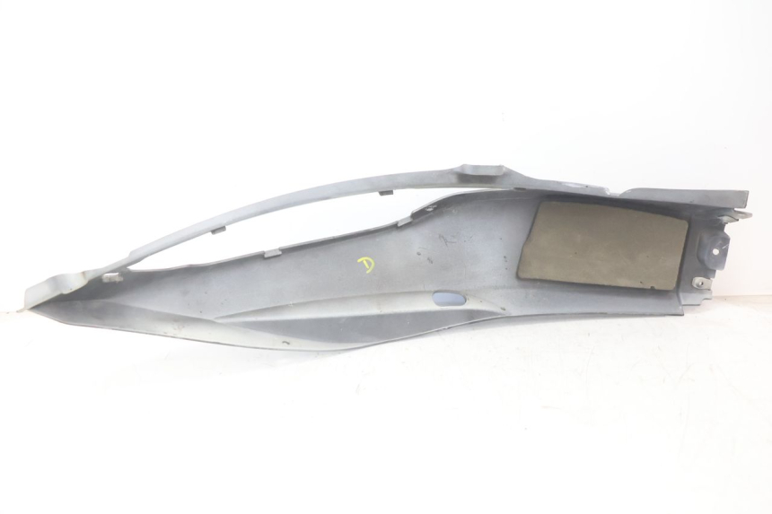 photo de CARENADO DELANTERO DERECHO CAN-AM SPYDER RS 1000 (2008 - 2012) - Primer plano técnico