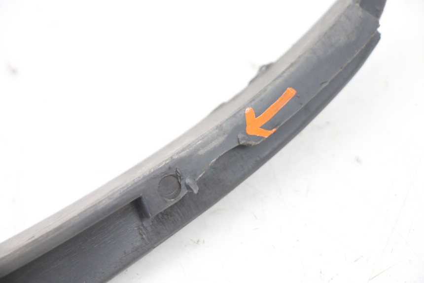 photo de CARENADO DELANTERO DERECHO PIAGGIO SUPER LX 125 (2000 - 2003) - Estado de la superficie y material