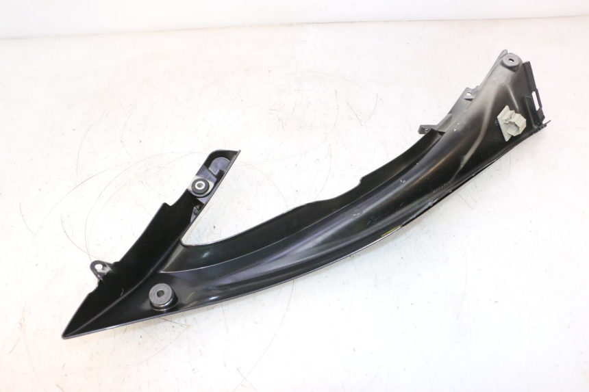 photo de CARENADO LATERAL DELANTERO DERECHO SUPERIOR YAMAHA YZF R6 600 (2008 - 2009) - Características distintivas