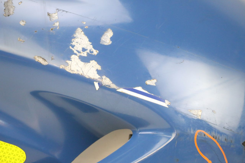 photo de FLANCO LATERAL DELANTERO DERECHO YAMAHA TDM ABS 900 (2002 - 2014) - Primer plano de alta resolución