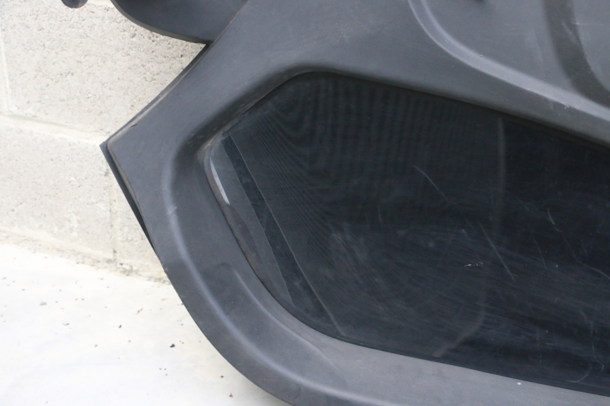 photo de CARENADO DELANTERO DERECHO RENAULT TWIZY 45 (2012 - 2019) - Primer plano de alta resolución