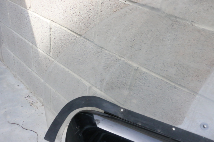 photo de CARENADO DELANTERO DERECHO RENAULT TWIZY 45 (2012 - 2019) - Estado de la superficie y material