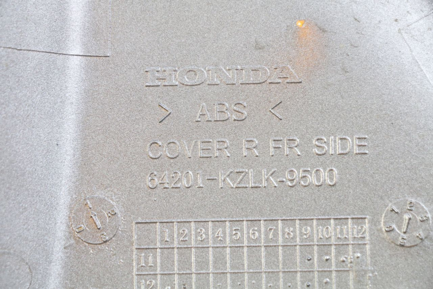 photo de FLANCO LATERAL DELANTERO DERECHO HONDA VISION NSC R 50 (2013 - 2015) - Detalle de la pieza