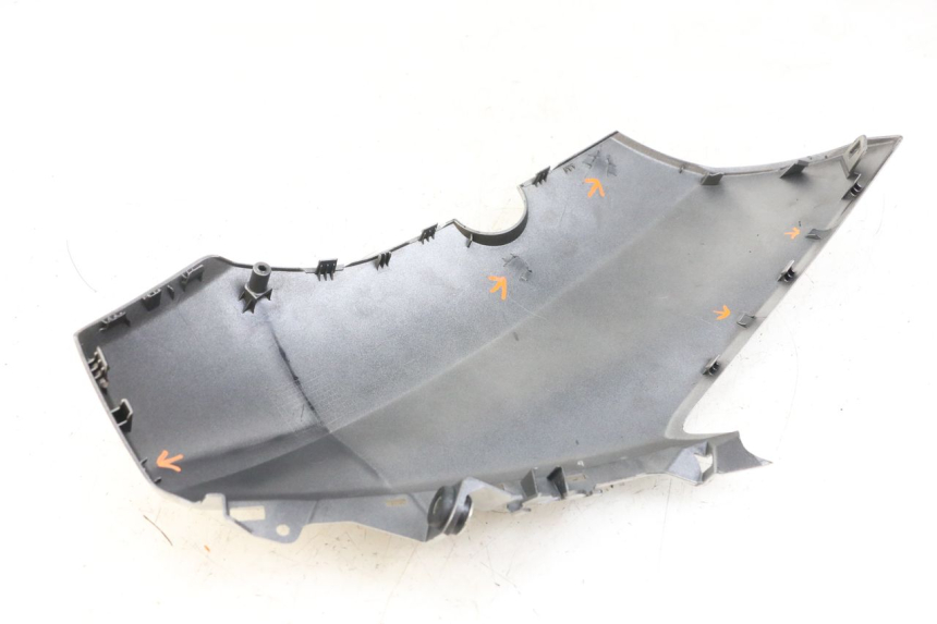 photo de FLANCO LATERAL DELANTERO DERECHO YAMAHA XMAX X-MAX ABS 125 (2017 - 2020) - Marcados y referencias originales