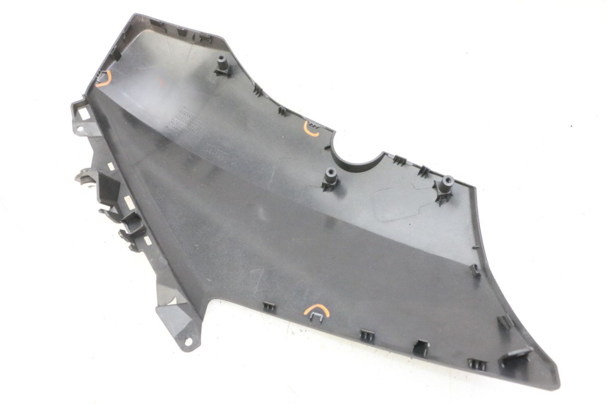 photo de CARENADO DELANTERO DERECHO YAMAHA XMAX X-MAX 125 (2021 - 2025) - Zoom estado de uso