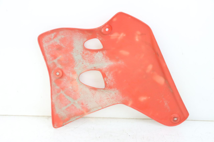 photo de FLANCO LATERAL DELANTERO DERECHO PEUGEOT XP6 50 (1997 - 2003) - Primer plano técnico