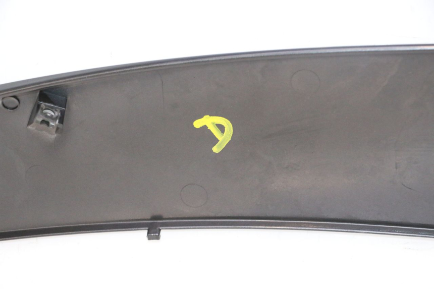 photo de CARENADO DELANTERO DERECHO YAMAHA YZF R6 600 (2008 - 2009) - Detalles de los puntos de fijación