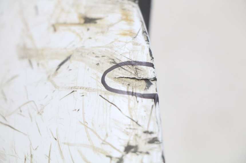 photo de FLANCO LATERAL DELANTERO DERECHO KAWASAKI Z 750 (2007 - 2013) - Primer plano técnico