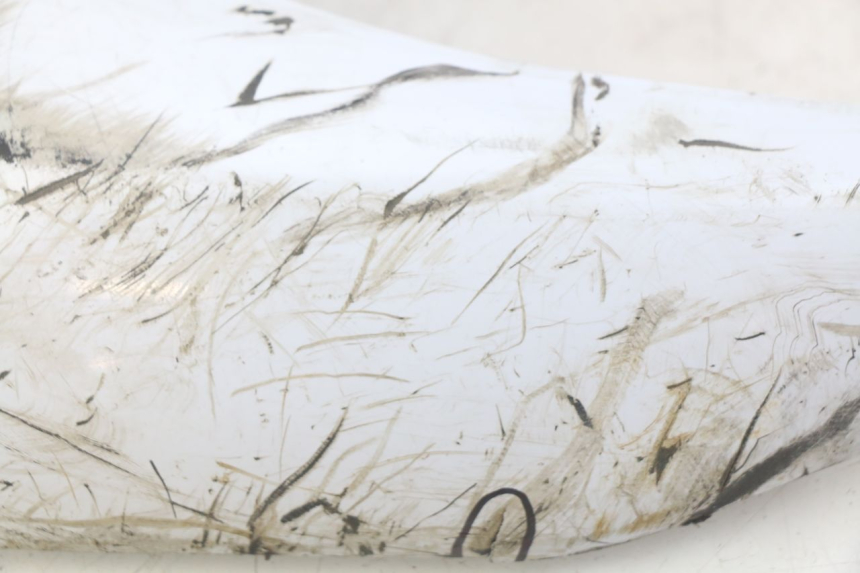 photo de FLANCO LATERAL DELANTERO DERECHO KAWASAKI Z 750 (2007 - 2013) - Detalles de los puntos de fijación