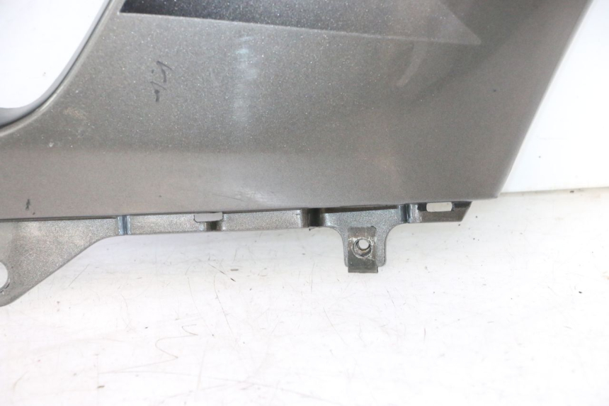 photo de CARENADO DELANTERO DERECHO KAWASAKI ZZR 600 (1995 - 2004) - Primer plano técnico