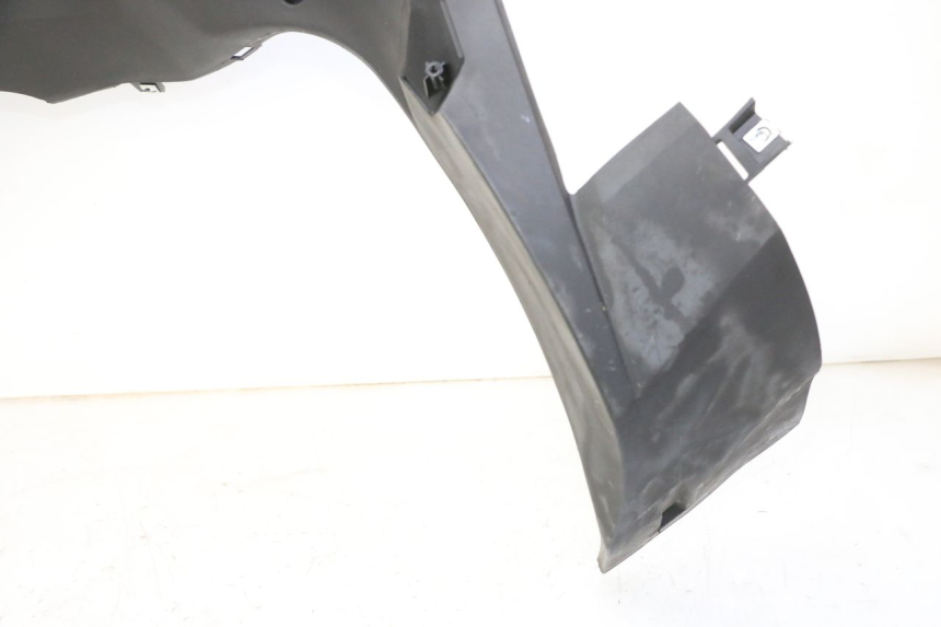 photo de CARENADO DELANTERO IZQUIERDO QUADRO 4 4D 350 (2015 - 2018) - Primer plano de alta resolución