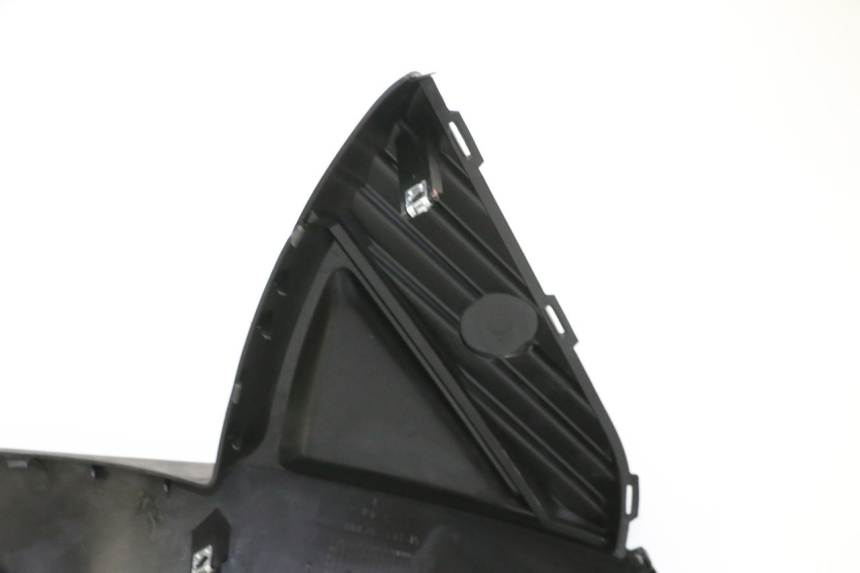 photo de CARENADO DELANTERO IZQUIERDO QUADRO 4 4D 350 (2015 - 2018) - Estado de la superficie y material