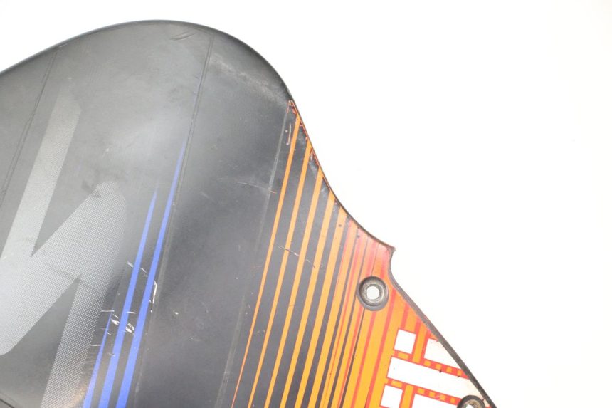 photo de CARENADO DELANTERO IZQUIERDO APRILIA RS 50 (1999 - 2005) - Zoom sobre los componentes