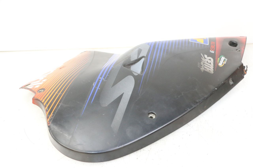 photo de CARENADO DELANTERO IZQUIERDO APRILIA RS 50 (1999 - 2005) - Detalles de los puntos de fijación