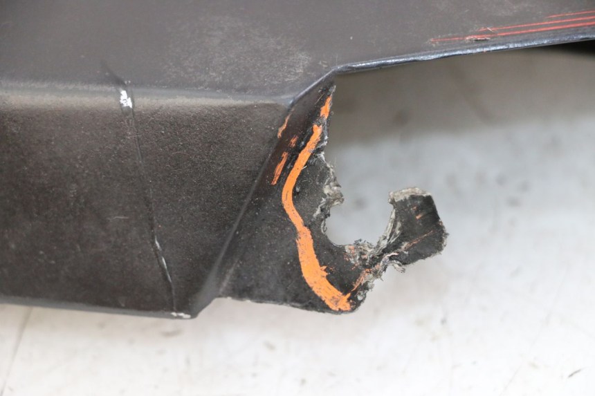 photo de CARENADO DELANTERO IZQUIERDO APRILIA RS 50 (1999 - 2005) - Estado de la superficie y material