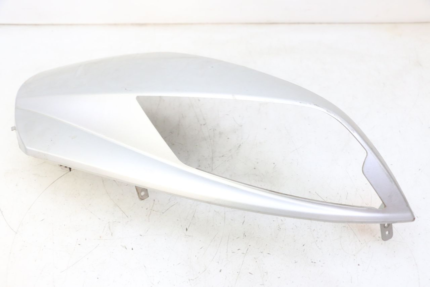 photo de CARENADO DELANTERO IZQUIERDO PEUGEOT CITYSTAR 50 (2013 - 2017) - Detalles de los puntos de fijación