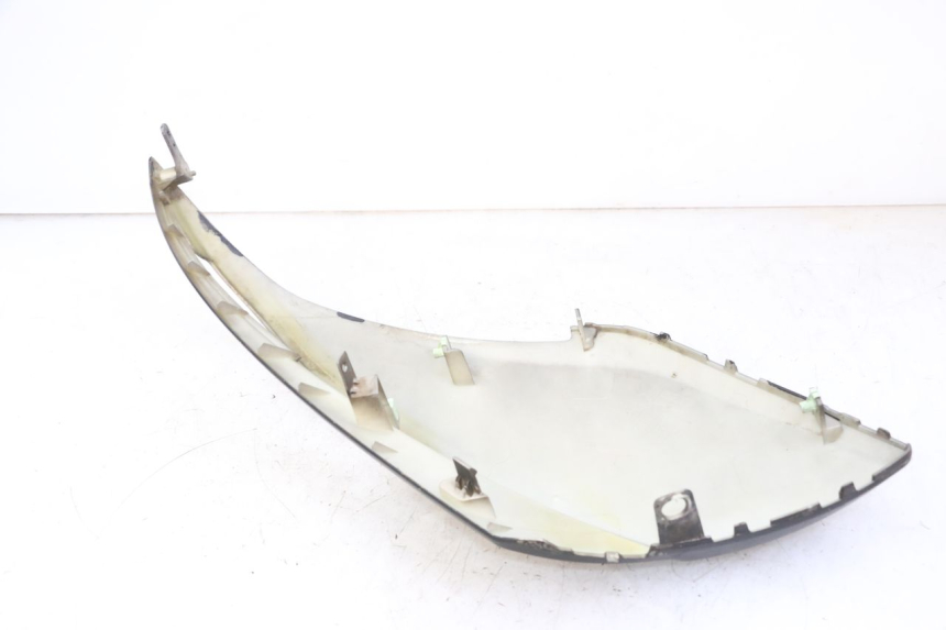 photo de CARENADO DELANTERO IZQUIERDO PEUGEOT CITYSTAR 50 (2013 - 2017) - Primer plano técnico