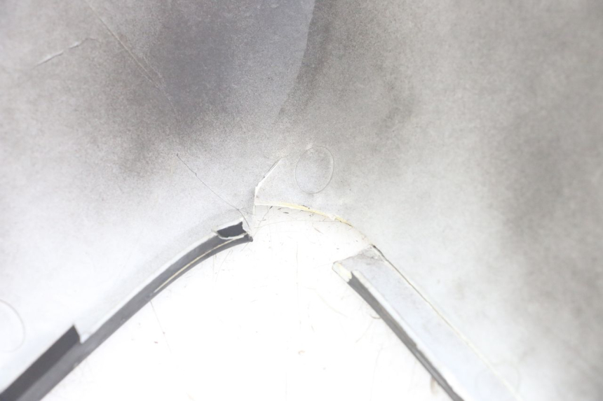 photo de Panel lateral delantero izquierdo KYMCO DINK STREET ABS 125 (2011 - 2018) - Detalle de la pieza