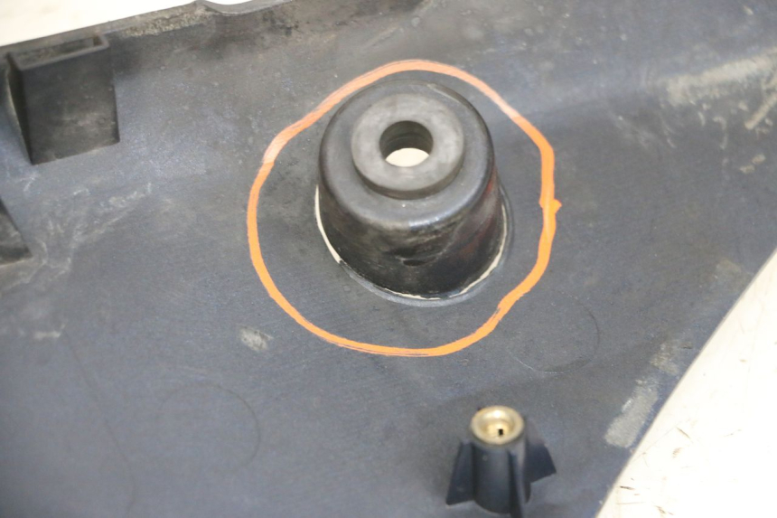 photo de CARENADO DELANTERO IZQUIERDO SUZUKI DL V STROM 1000 (2002 - 2007) - Otra perspectiva