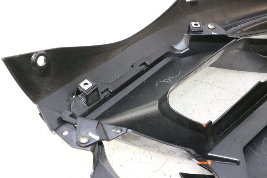 photo de ALETA LATERAL DELANTERA IZQUIERDA KAWASAKI ER-6 ER6 F ABS 650 (2012 - 2016) - Detalles de los puntos de fijación