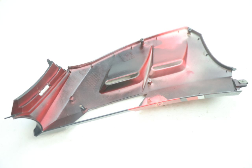 photo de CARENADO DELANTERO IZQUIERDO VASTRO GP 2T 50 (2013 - 2017) - Características distintivas