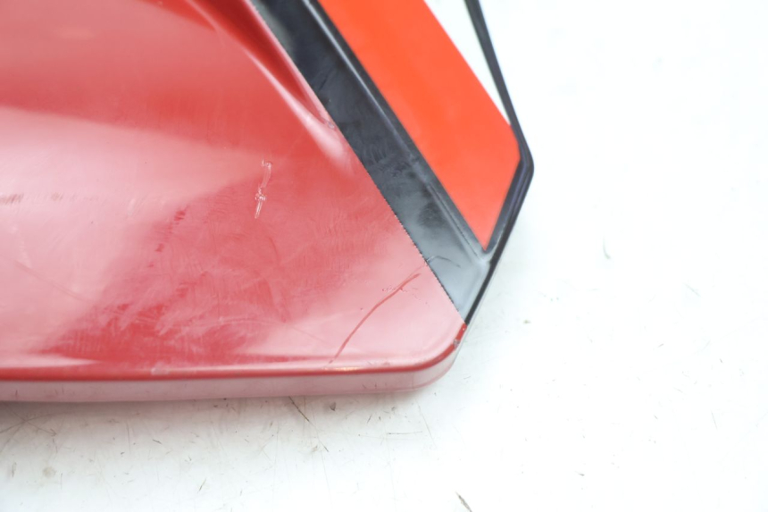 photo de CARENADO DELANTERO IZQUIERDO VASTRO GP 2T 50 (2013 - 2017) - Detalles de los puntos de fijación