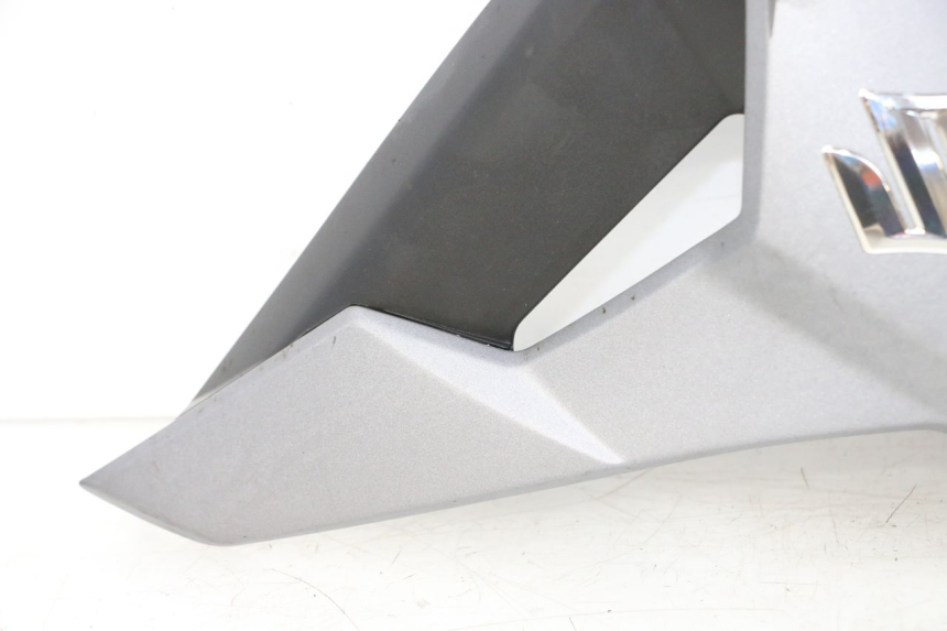 photo de CARENADO DELANTERO IZQUIERDO SUZUKI GSR 750 (2011 - 2017) - Zoom sobre los componentes