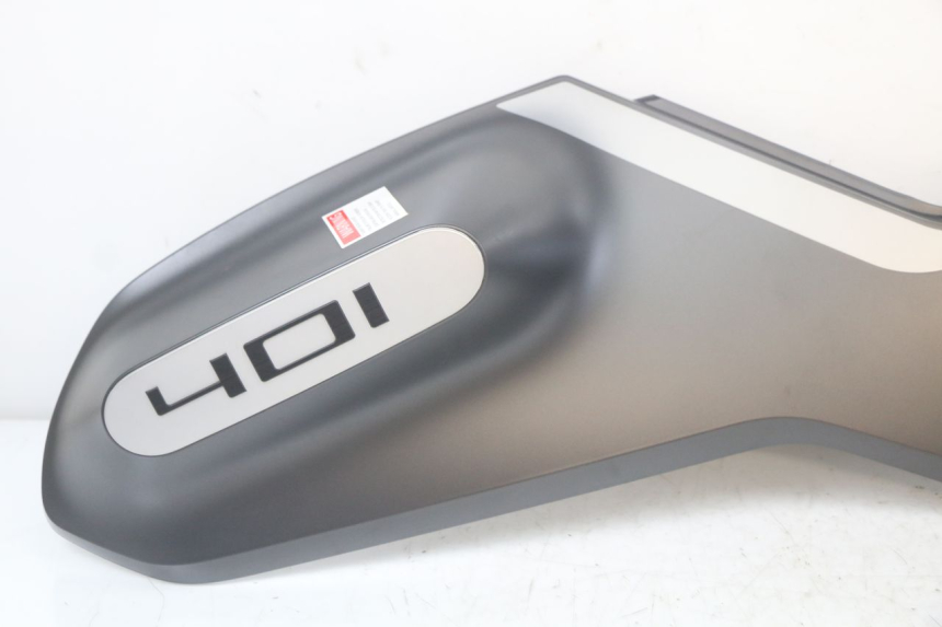 photo de CARENADO DELANTERO IZQUIERDO HUSQVARNA SVARTPILEN 401 (2018 - 2023) - Detalle de la pieza