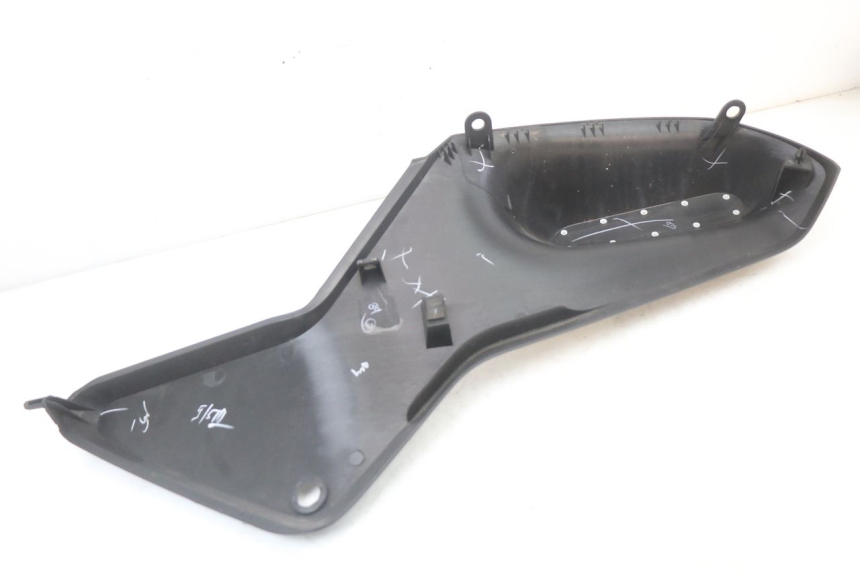 photo de CARENADO DELANTERO IZQUIERDO HUSQVARNA SVARTPILEN 401 (2018 - 2023) - Vista general del producto